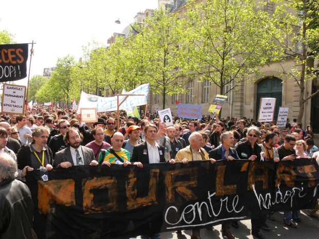 Anti-HADOPI march in Paris