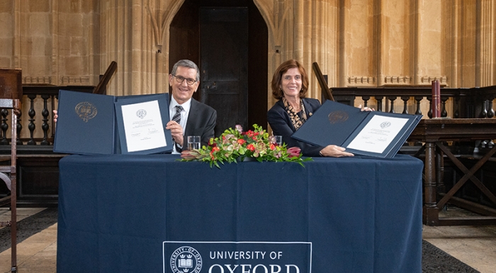 The signing of the agreement between Oxford University and Dieter Schwarz Foundation